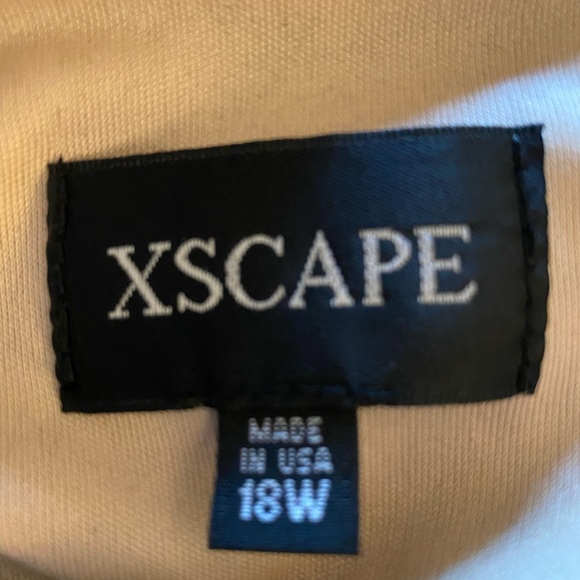 Formal dress - Picture 3 of 3